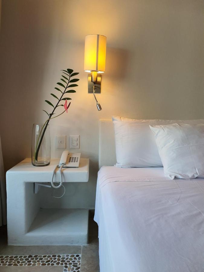 Lydmar Boutique Hotel Zihuatanejo Kültér fotó